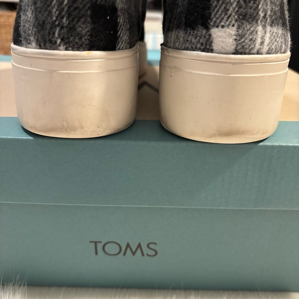 TOMS Jamie Black Plaid Slip-On Sneaker - Picture 8 of 11